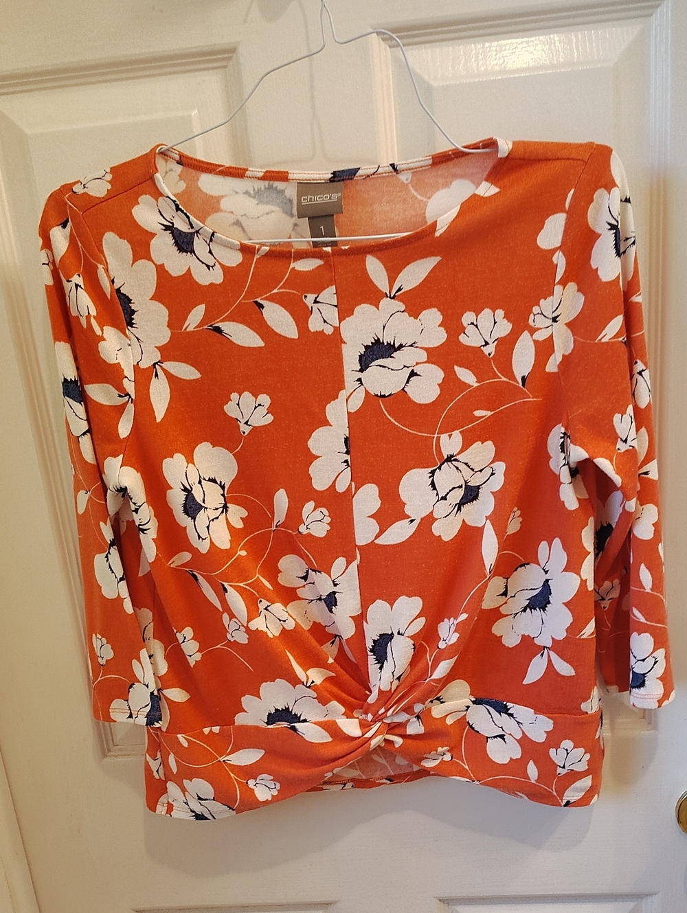 Chico's Coral Floral Twist-Hem 3/4 Medium Sleeve Top